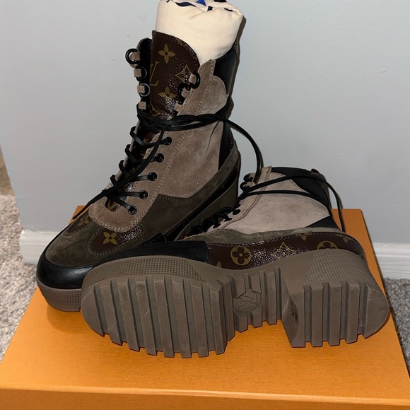 Laureate Platform Desert Boot - Picture 9 of 11